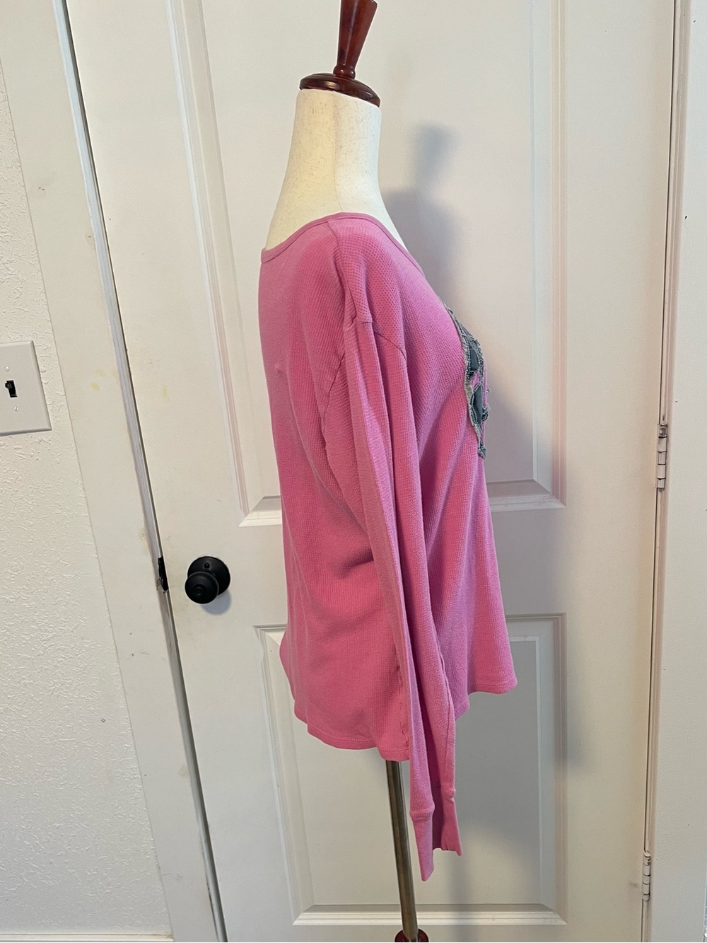 VNTG Y2K Old Navy 100% Cotton Peace Sign Thermal Long Sleeve Top Lizzie McGuire - Picture 2 of 6
